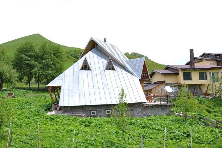 HOUSE OF THE SUN GUDAURI