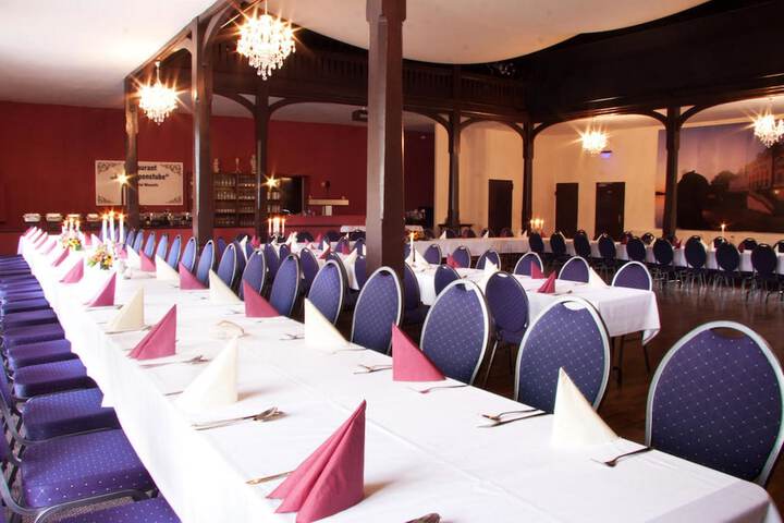 Ballroom/Hall 66 of 75