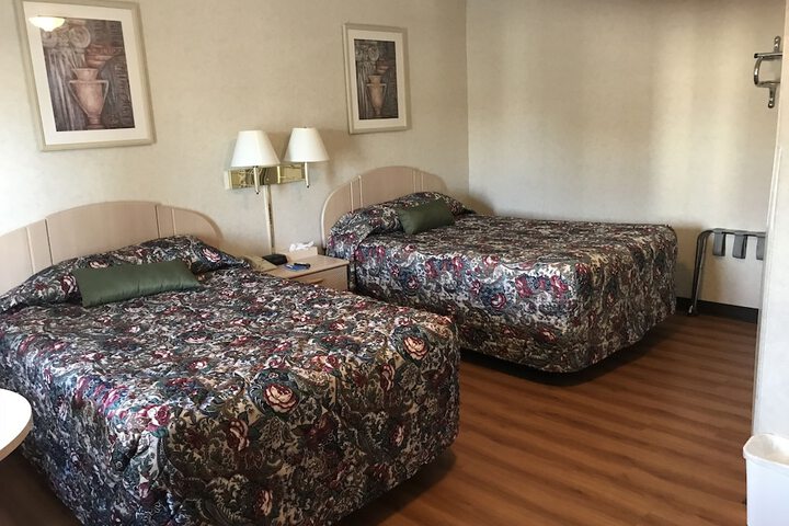 1 King Bed (12 of 15)