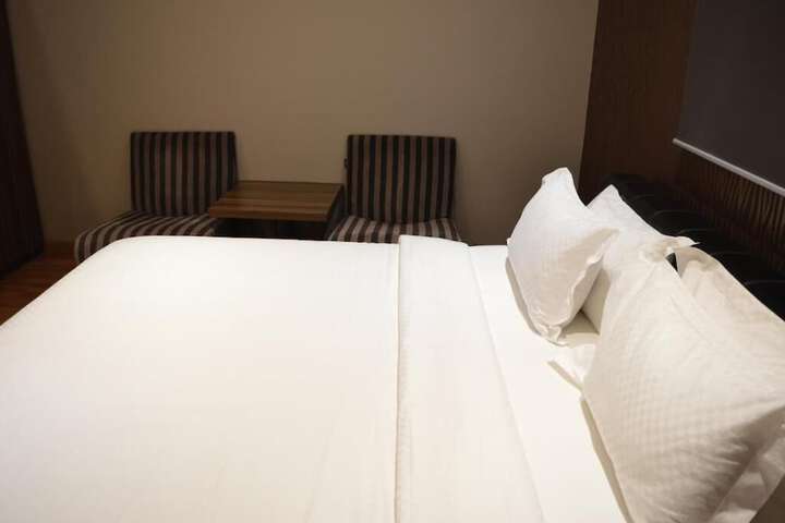Room 6 of 24