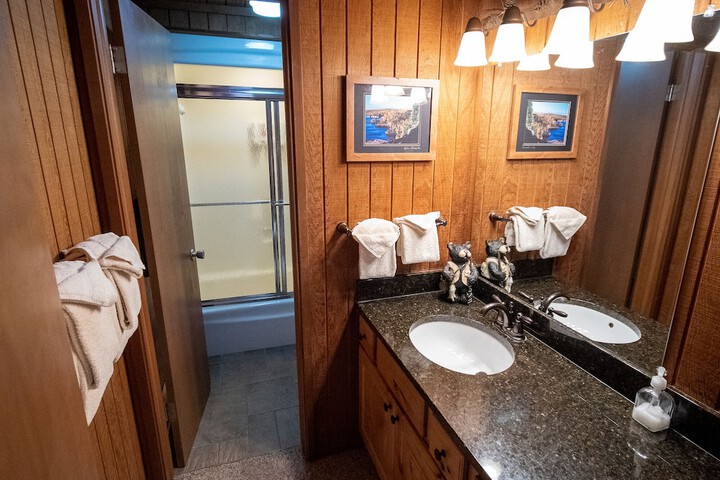 Room 15 of 29