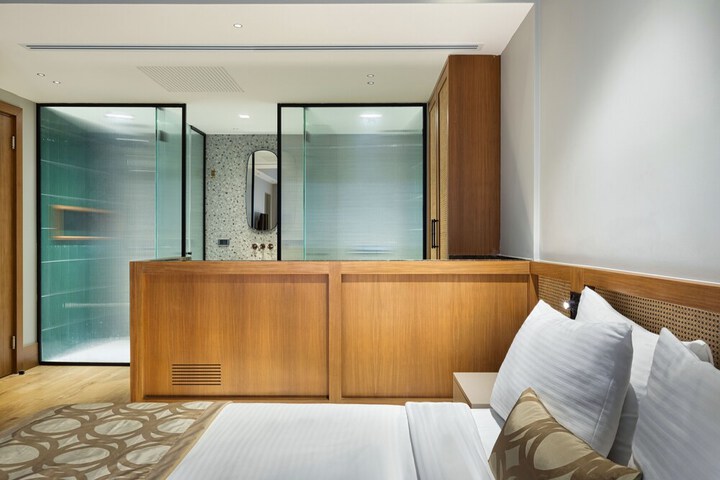Room 10 of 41