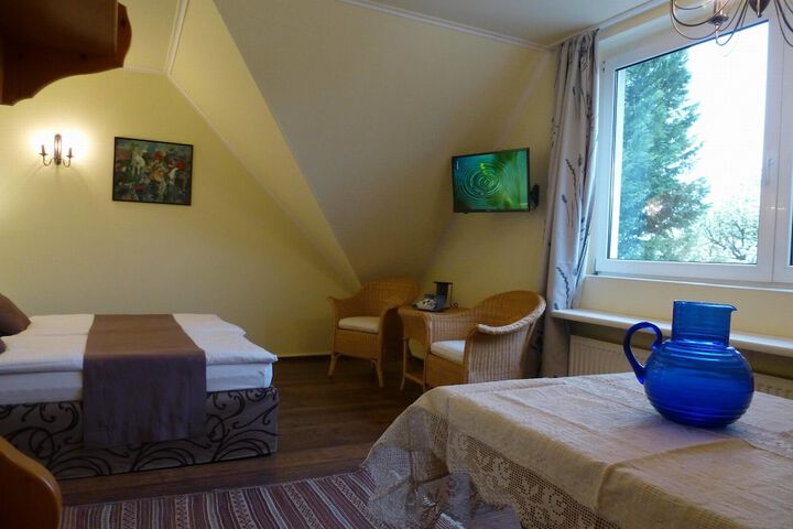 Room 25 of 96