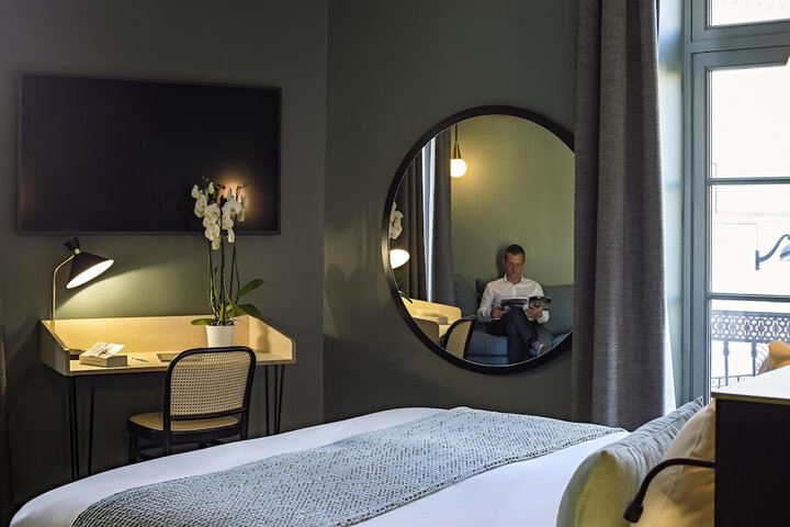 Room 3 of 27