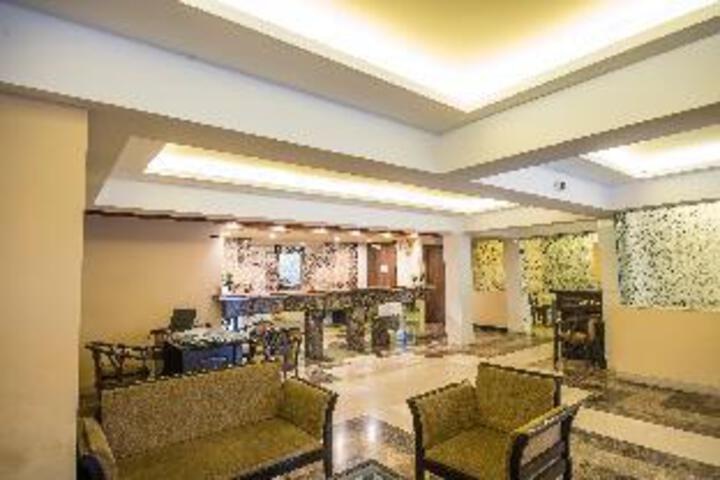 Entrance & Lobby