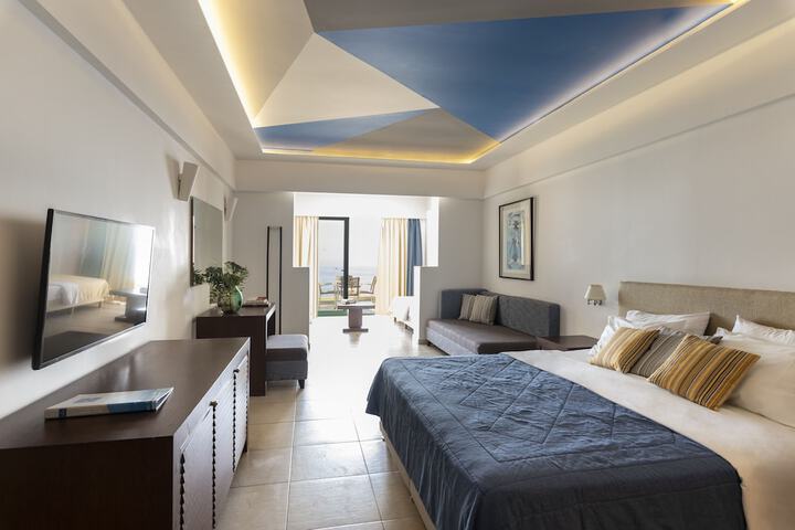 Room 12 of 74