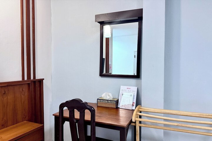 Room 38 of 62