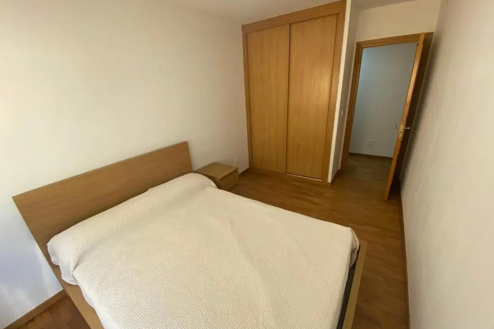 Room 9 of 10