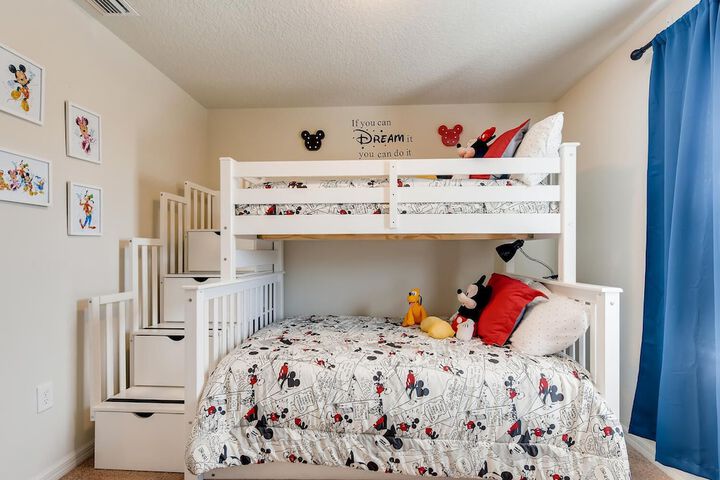 Room 13 of 46