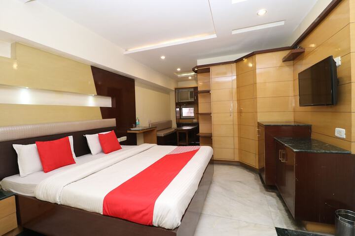 Room 13 of 31