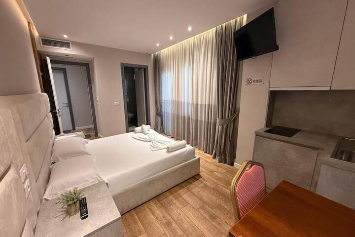 Room 4 of 34