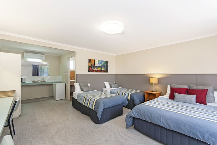 Room 10 of 30