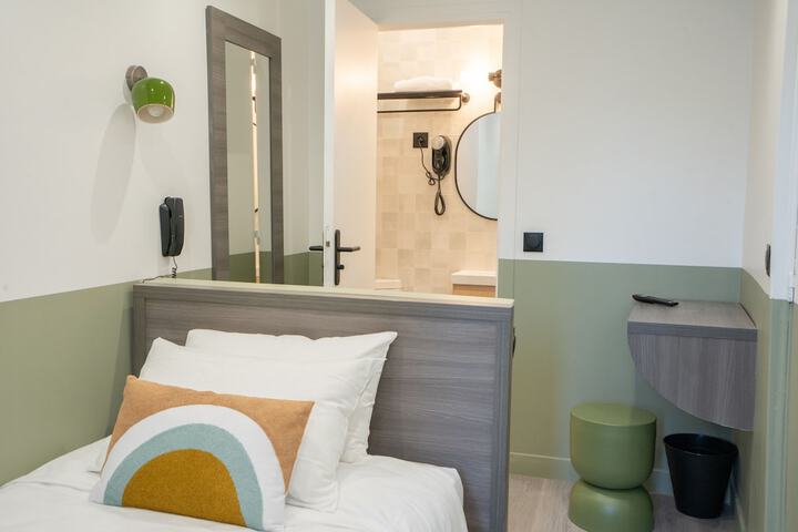 Room 8 of 29