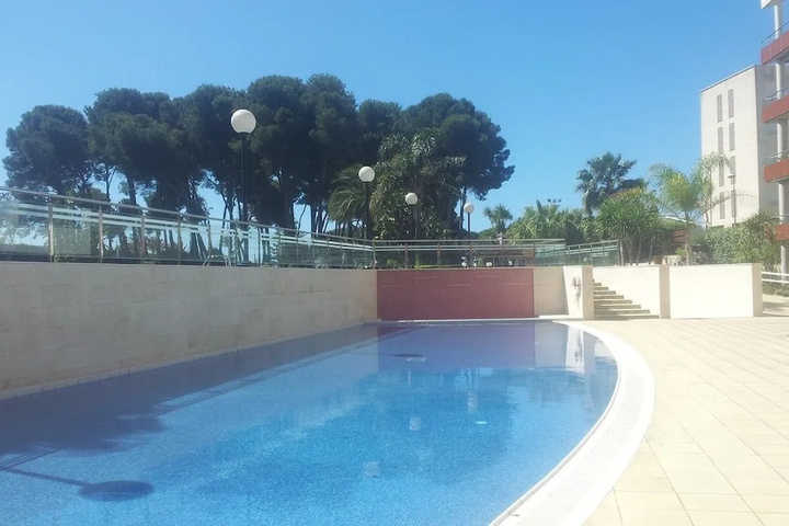 Pool 4 of 11