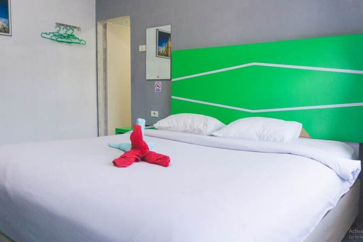Room 8 of 30