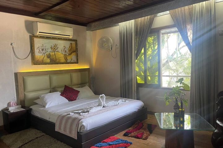 Room 5 of 38