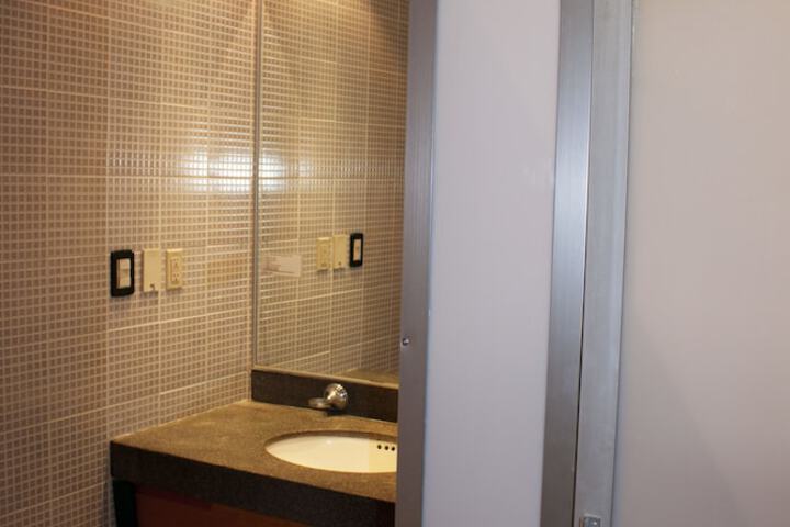 Room 15 of 30
