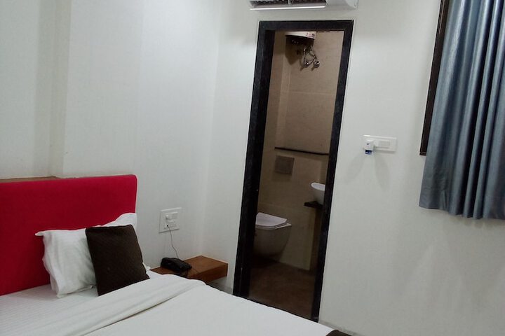 Room 3 of 12