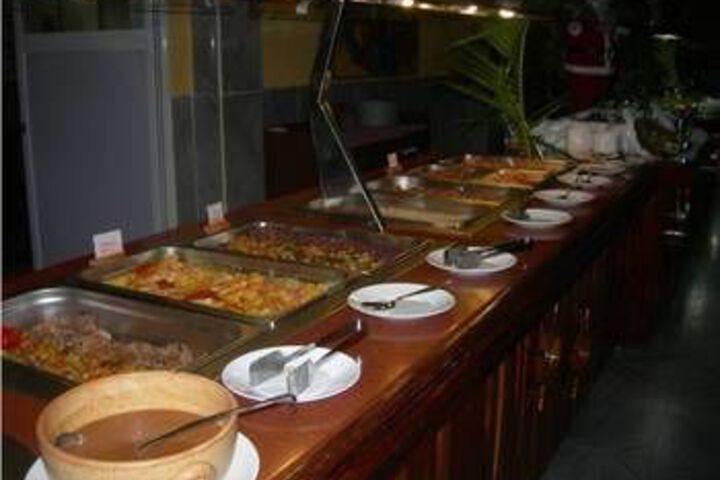 Dining 2 of 5