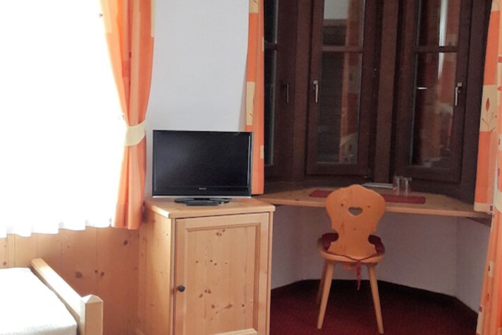 Room 12 of 61