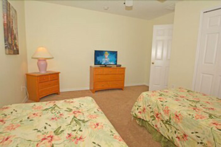 Room 33 of 35