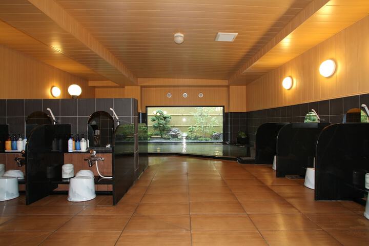 Room 10 of 25