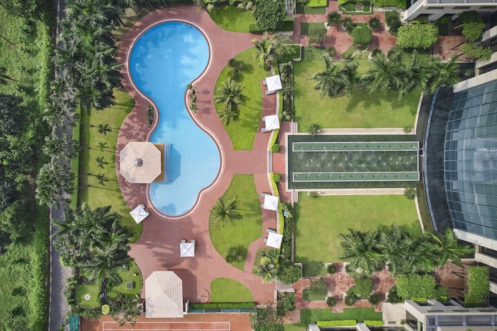 Hotel Pool