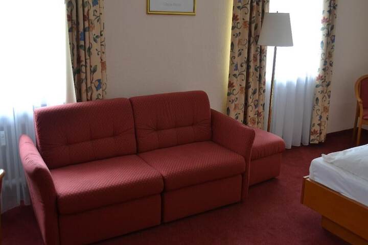 Room 12 of 21