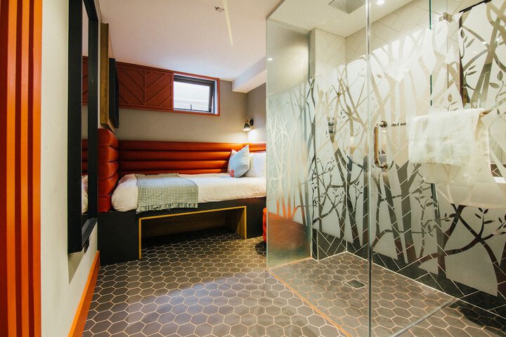 Room 28 of 58