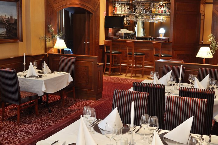 Dining Photos