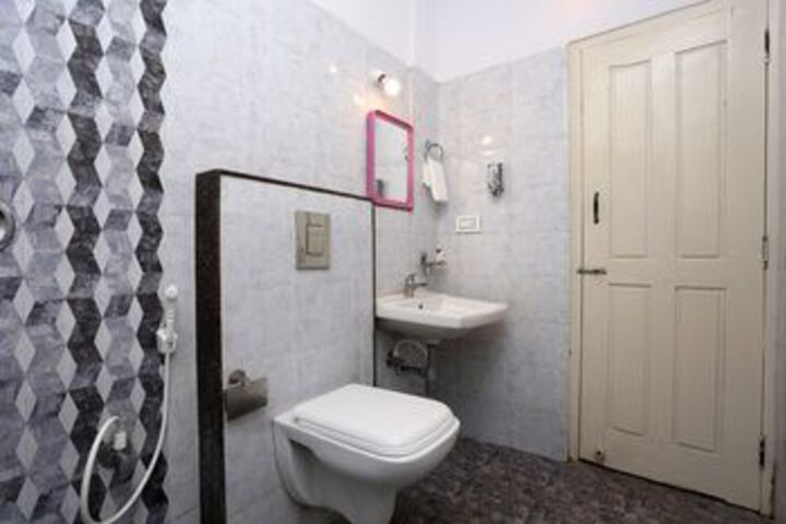 Room 3 of 21
