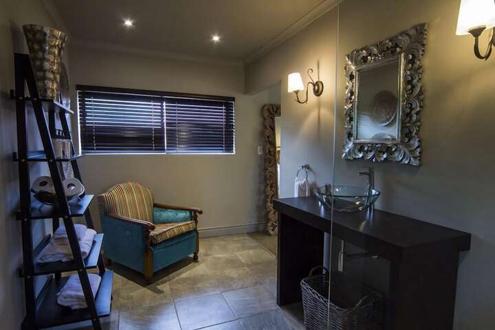 Room 32 of 52