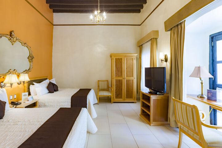 Room 28 of 67
