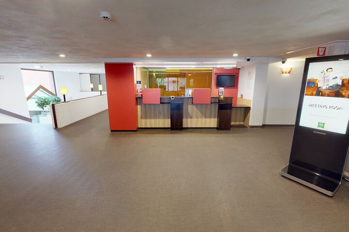 Guest Lobby