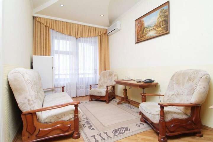 Room 11 of 23