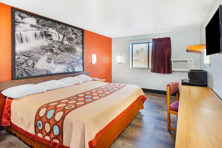 1 King Bed (6 of 11)