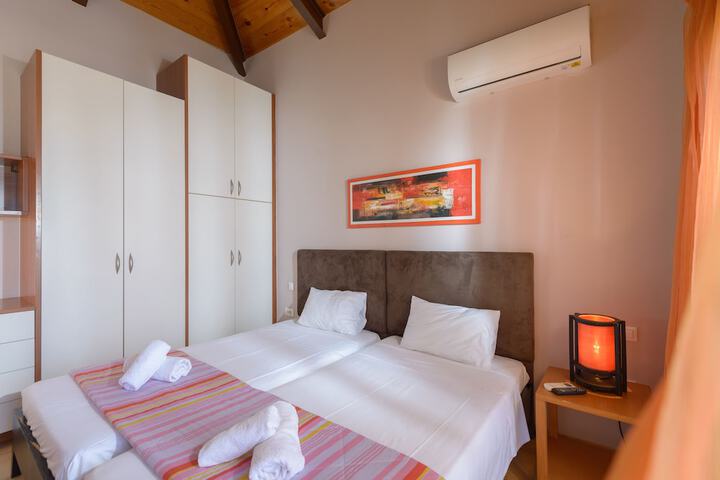 Room 8 of 31