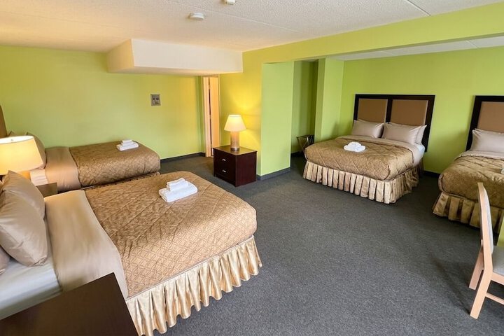 Room 18 of 23