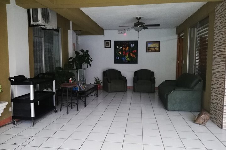 Room 27 of 49