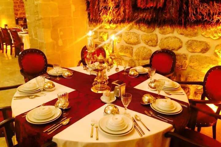 Dining 90 of 158