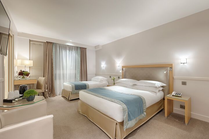 Room 16 of 47