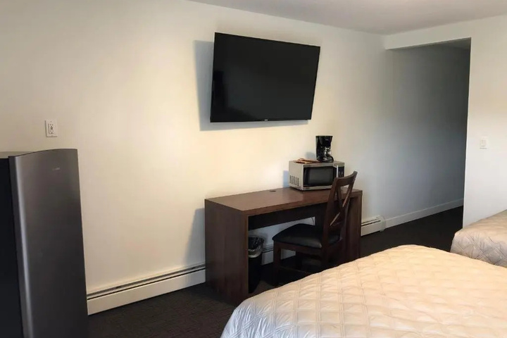 Room 3 of 12