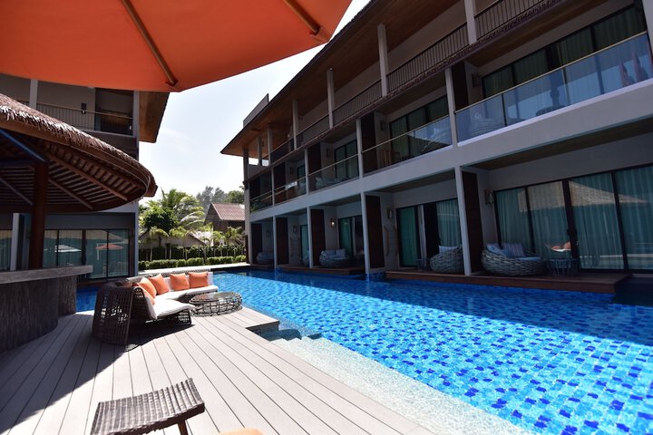 Pool 92 of 156