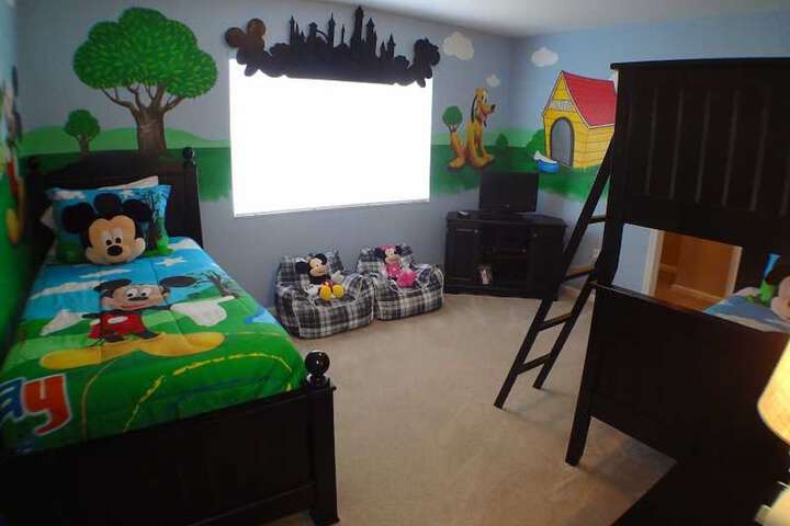Room 25 of 87