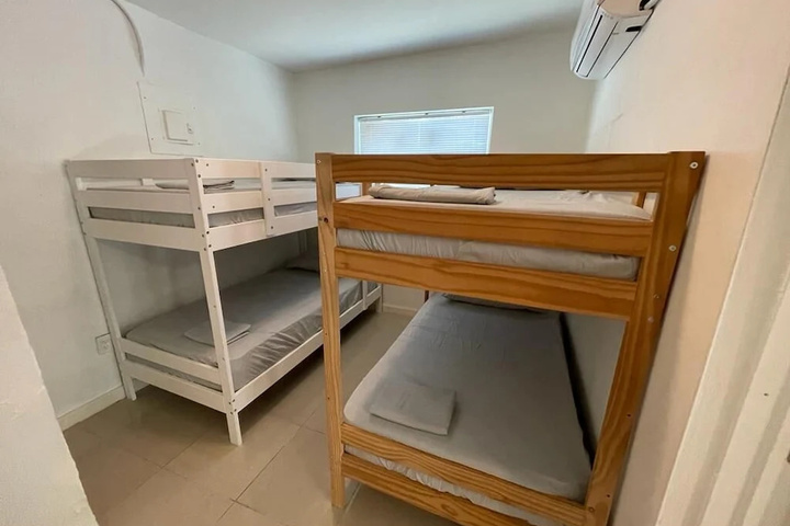 Room 2 of 6