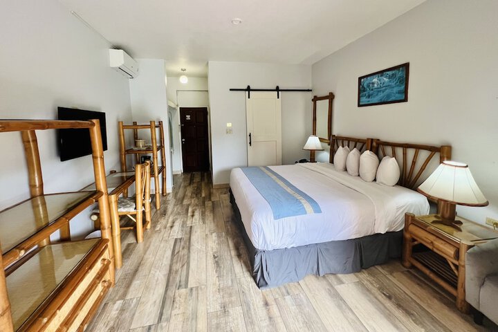 Room 6 of 30