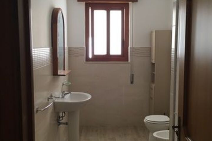 Room 2 of 11