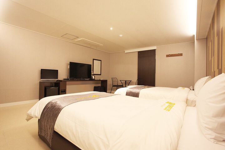 Room 40 of 83