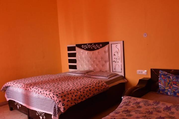 Room 4 of 26