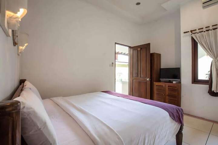 Room 3 of 48